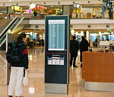 Fluggast-Informationssystem Hamburg Airport
Info-Stele mit Abflugsanzeige und Spender für Printmedien
Konzeption, Grafik-Design, Produkt-Design, Systementwicklung 
in Arbeitsgemeinschaft mit s-i-s, Hamburg
Auftraggeber:
Flughafen Hamburg GmbH